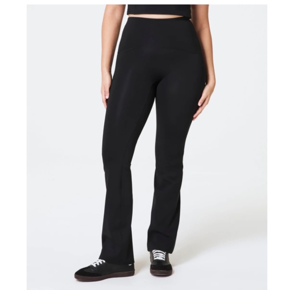 SPANX SPANXshape™ Booty Boost® Flare Pant Size XS - Picture 1 of 14
